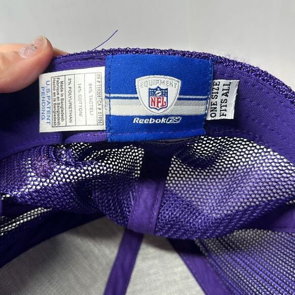 Reebok NFL Equipment Minnesota Vikings Stretch Fit Mens Purple Mesh Hat / Cap - Picture 8 of 10